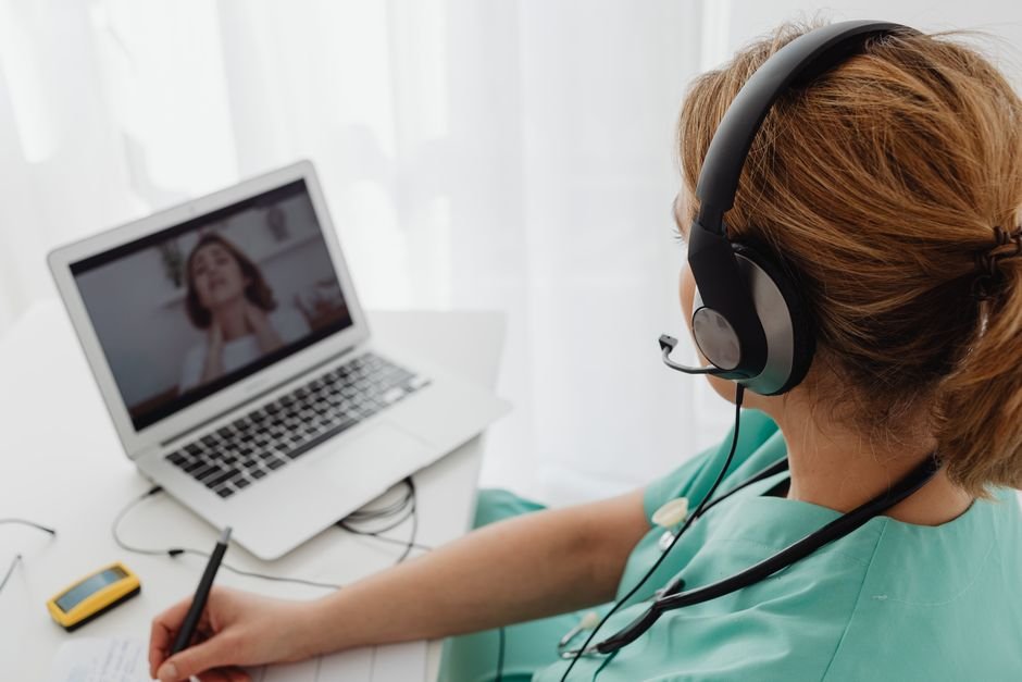 A simple introduction to how telehealth works